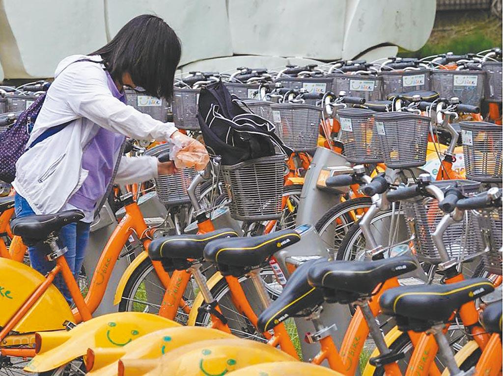 台北市公共自行車YouBike2.0今年5月正式營運，原有1.0車輛將逐步汰換，民眾未來有機會可以擁有YouBike。（本報資料照片）