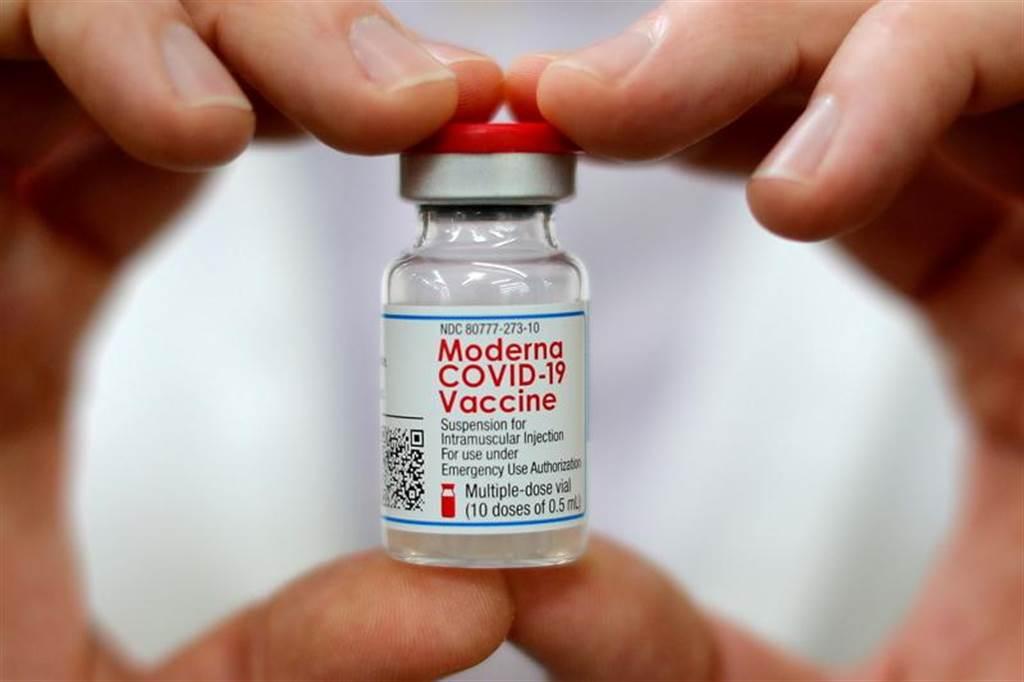 英國已向輝瑞和莫德納增購1億1400萬劑COVID-19疫苗。（圖／路透社）