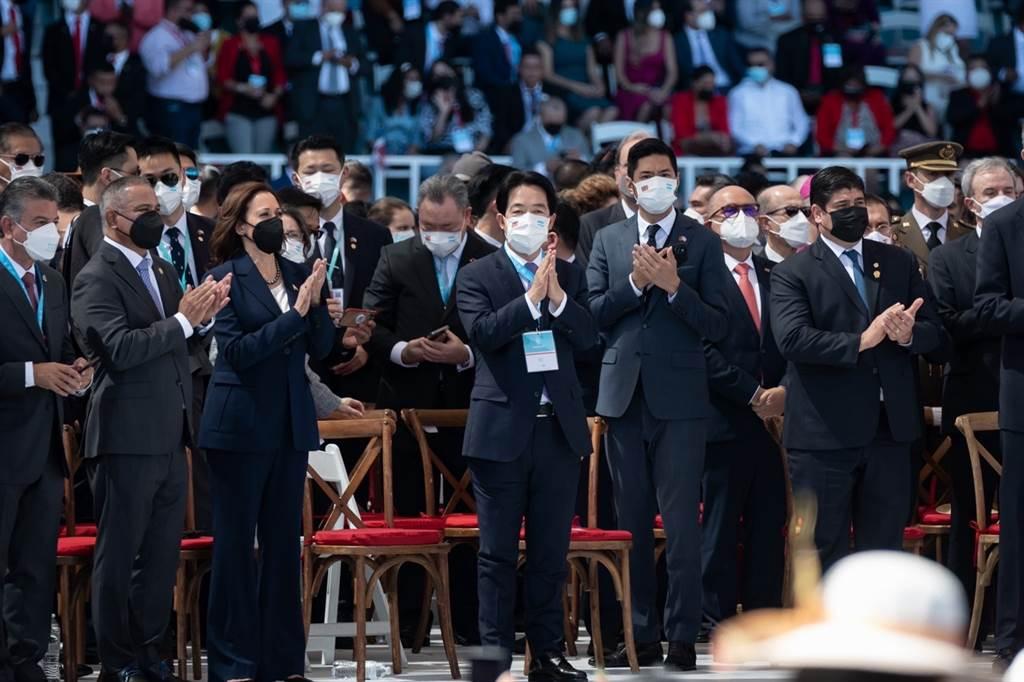 賴清德參加宏都拉斯卡蕬楚（Xiomara Castro）總統就職典禮。(取自賴清德臉書)