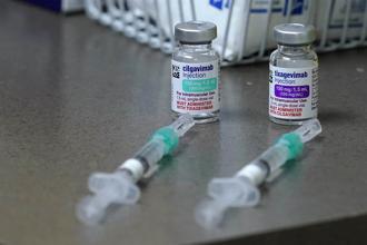 專家認為，雖然出現Deltacron新變種病毒；但英國疫苗覆蓋率加上疫苗對Delta與Omicron的效率都不賴，Deltacron恐難以大流行。(圖/美聯社)