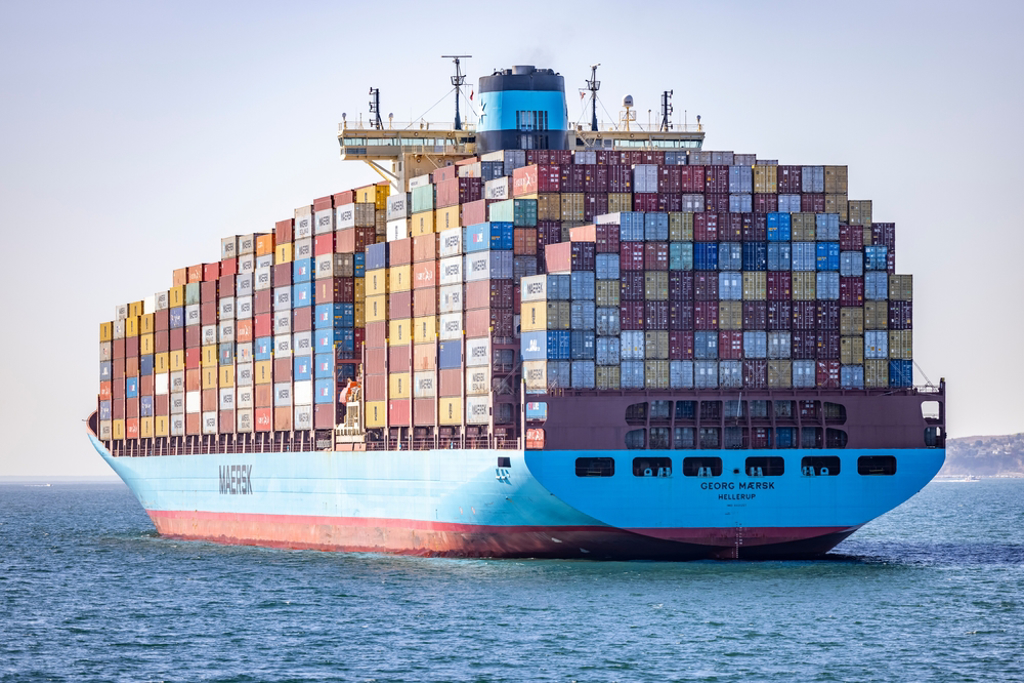 海運巨頭馬士基二度上調財測，卻被解讀為「信心喊話」，尤其船公司8月起填艙壓力轉大，運價有鬆動危機。(示意圖/達志影像/Shutterstock)