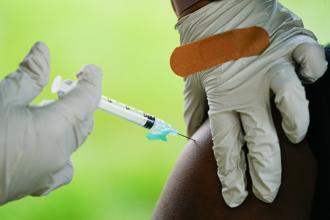 美國即將在9月推出升級版的COVID-19加強針疫苗。（圖／新華社）

