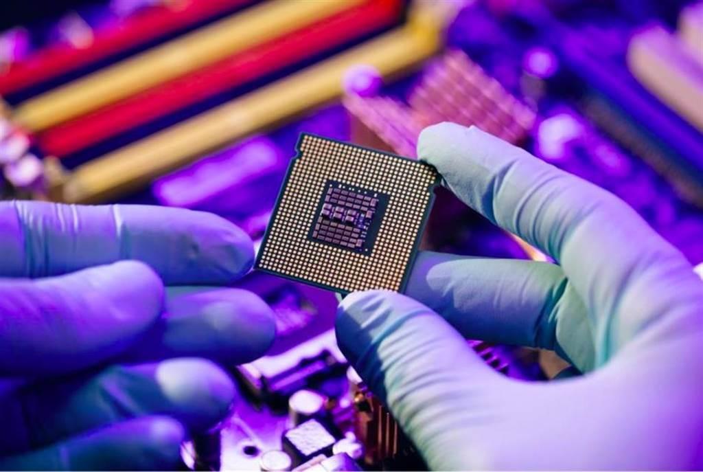 美限制半導體相關晶片對華出口，大陸商務部：背離公平競爭原則。（圖：Shutterstock）