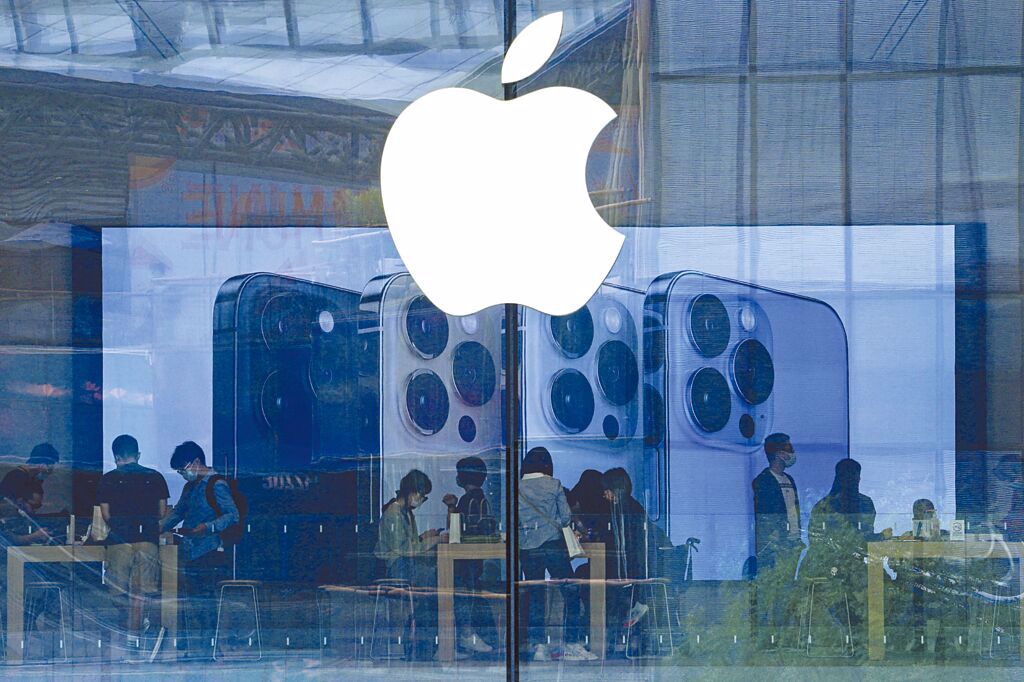 蘋果第三季Mac銷售創高，帶動營收年增8.1%，表現打趴其他大型科技股，台廠供應鏈也跟著吃香喝辣。（美聯社）