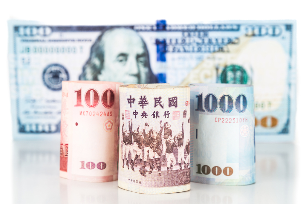 美元是台灣人最喜歡的外幣，近期銀行看準市場紛推高利定存，吸引許多人上車。（示意圖/達志影像/shutterstock）