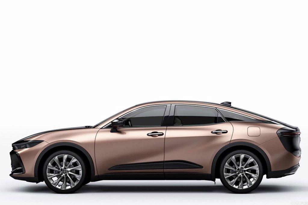 Toyota crown crossover
