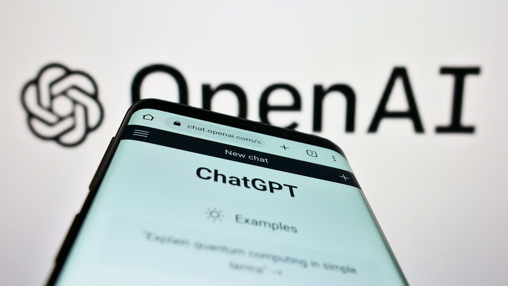 ChatGPT掀起全球聊天機器人旋風，創下2個月活躍用戶達1億人的最高紀錄。（示意圖/達志影像/shutterstock）