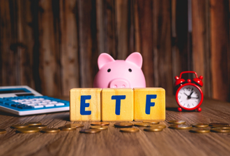 存股達人表示，股利型ETF累積退休金速度，必然落後市值型與ESG型ETF，他建議可依3階段決定投資組合，才能加快存到退休金。（示意圖/達志影像/shutterstock）