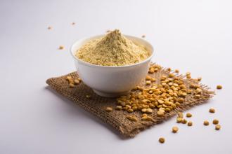 研究了用「鷹嘴豆粉」（cellular chickpea flour）來取代普通小麥粉對吃飽足感、調節荷爾蒙、胰島素和血糖水平的影響。（示意圖/Shutter Stock）