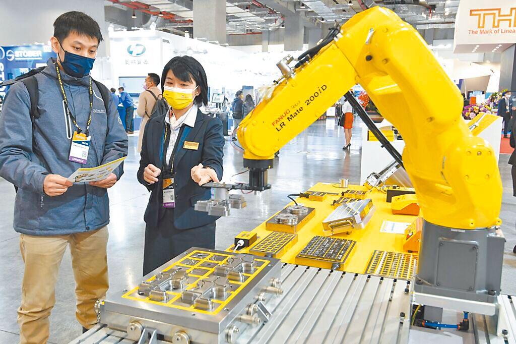 台北國際工具機展3月6日至11日登場；圖為2022年展覽廠商展出亮點產品。圖／貿協提供