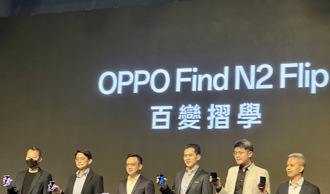OPPO今日在台灣市場推出首款摺疊旗艦機Find N2 Flip。（王逸芯攝）