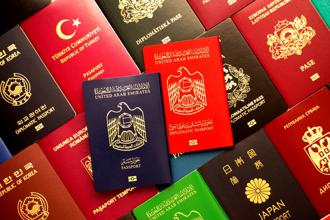 阿拉伯聯合大公國（UAE）擠下盧森堡，被美國企業Nomad Capitalist評選為2023全球最強護照。（示意圖／shutterstock）