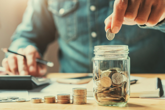 勞保老年給付，分為3種請領方式。（示意圖/達志影像/shutterstock）