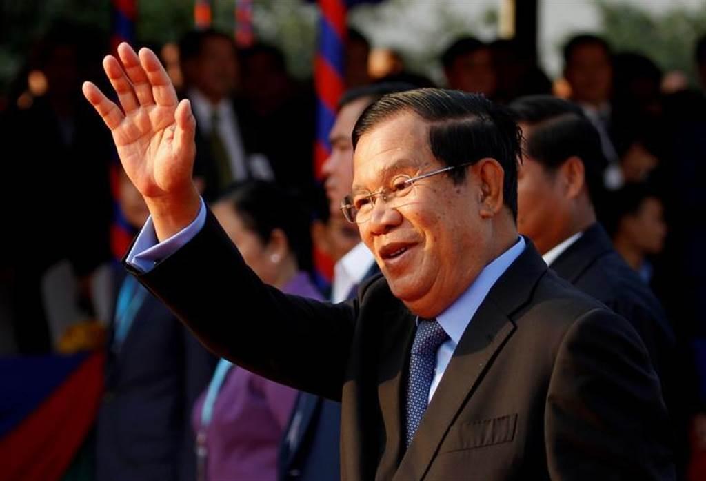 柬埔寨大選將近，總理洪森強烈暗示他打算卸任下台。（路透社）