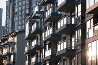 大陸房市今年在首套住房貸款利率政策動態調整機制下，目前已有35座城市的首套房貸款利率降至3字頭。（shutterstock）