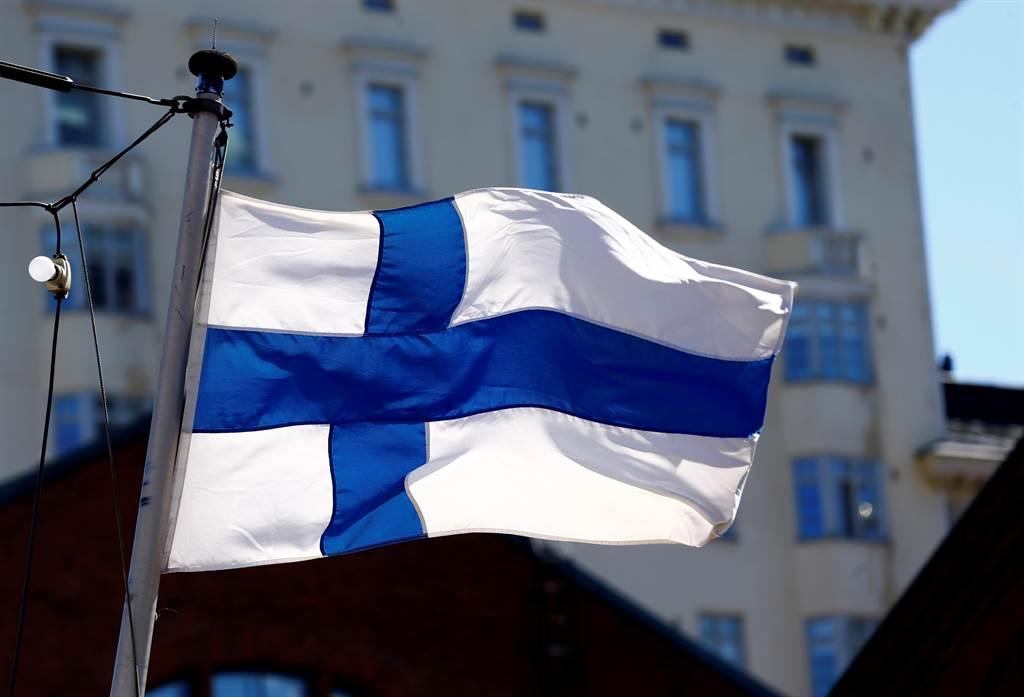 一艘運載化肥的俄羅斯貨船在芬蘭科特卡港被扣留，這也是芬蘭港口首次以涉嫌違反歐盟制裁為由扣留俄羅斯貨船。（路透社）