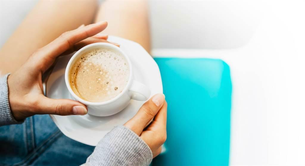 營養師提醒，3合1咖啡別太常喝，裡面的奶精會對健康及體重造成影響。（示意圖／Shutterstock）