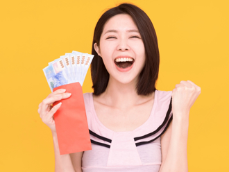 清明連假開始後，已28家金融機構發放，不少民眾都陸續收到6,000元。（示意圖/達志影像/shutterstock）