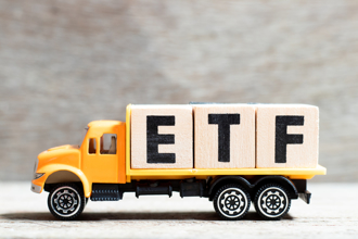 台股ETF規模與受益人雙創高，統計至2月止，不僅吸引450萬人投資，也寫下近兆的市場規模，把台股ETF當存股工具的投資人愈來愈多。（示意圖/達志影像/shutterstock）