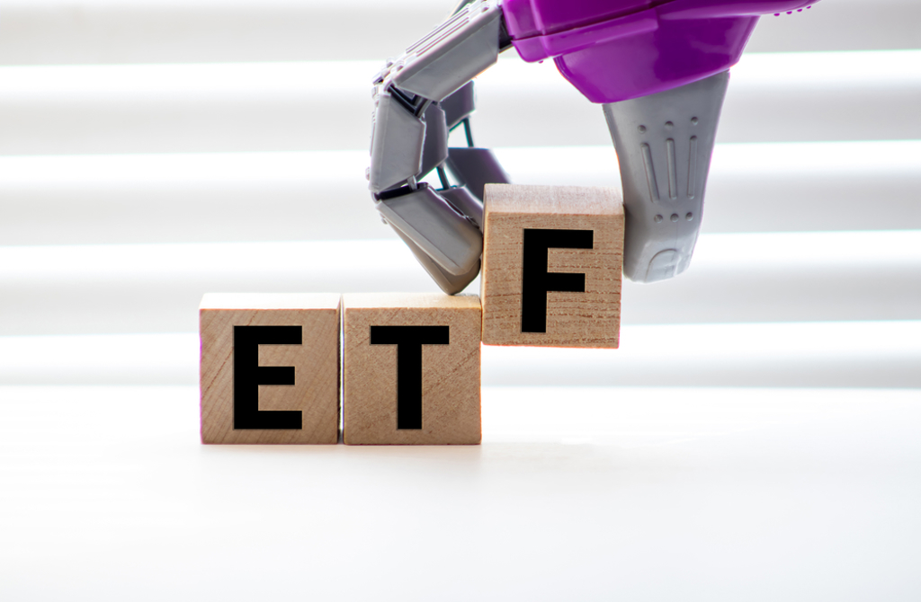 今年首季科技ETF漲逾2~3成贏大盤，但買在高點的存股族帳面仍大虧，專家建議自組ETF抗震套餐，並做到這3件事，存股超心安。（示意圖/達志影像/shutterstock）