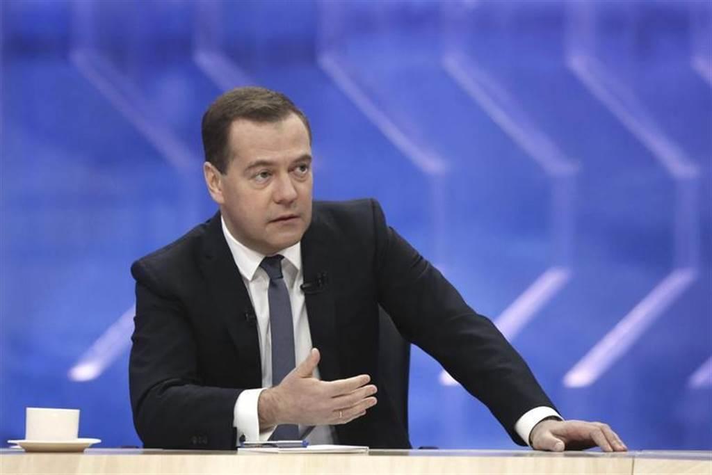 俄羅斯前總統、俄聯邦安全會議（Security Council of the Russian Federation）副主席麥維德夫（Dmitry Medvedev）稱英國是「莫斯科永遠的敵人」，任何協助烏克蘭戰爭的英國官員都可被視為合法的軍事目標。（路透社）