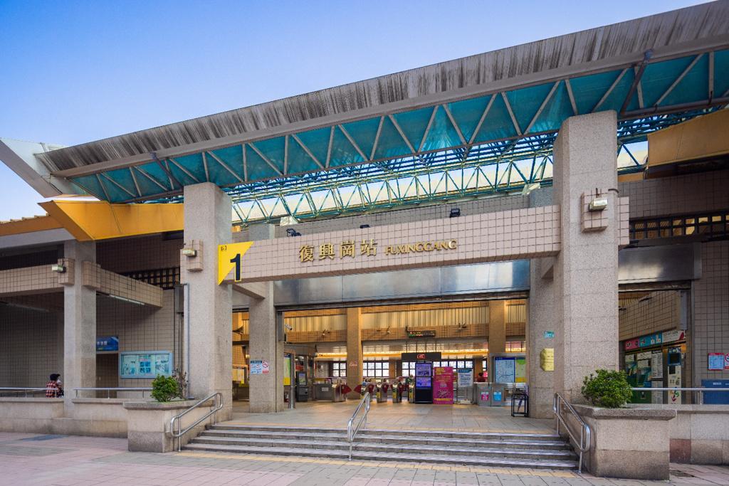 復興崗站生活圈不僅坐享台北市黃金門牌，單價還相較新北市親民。文教綠海特區，日常生活機能皆備。（圖/甲山林集團提供）