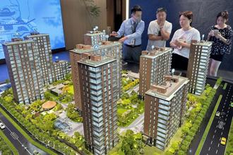從資金、銷售數據、房價等指標來看，近期中國房地產景氣表現明顯未如預期，且持續呈現修正的態勢。圖／中新社