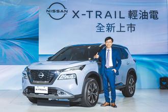 裕隆日產汽車代理總經理鐘文川宣布NISSAN X-TRAIL輕油電正式上市，9月底前將挑戰接單3000張目標。（黃琮淵攝）