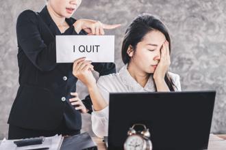 據統計，台灣30至50歲的壯年族群平均轉換3.3次。（示意圖/shutterstock）