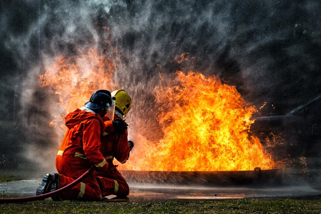 消防人員工作環境危險性高。（示意圖／達志影像）