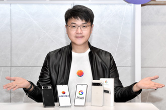 台灣大電信獨賣Google Pixel 8系列新機，圖為台灣大個人用戶事業商務長林東閔。（台灣大提供）