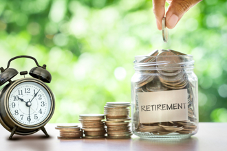 專家表示，其實退休理財金額不需要太多，藉由定期定額投資，積少成多也能發揮複利效果。（示意圖/達志影像/shutterstock）