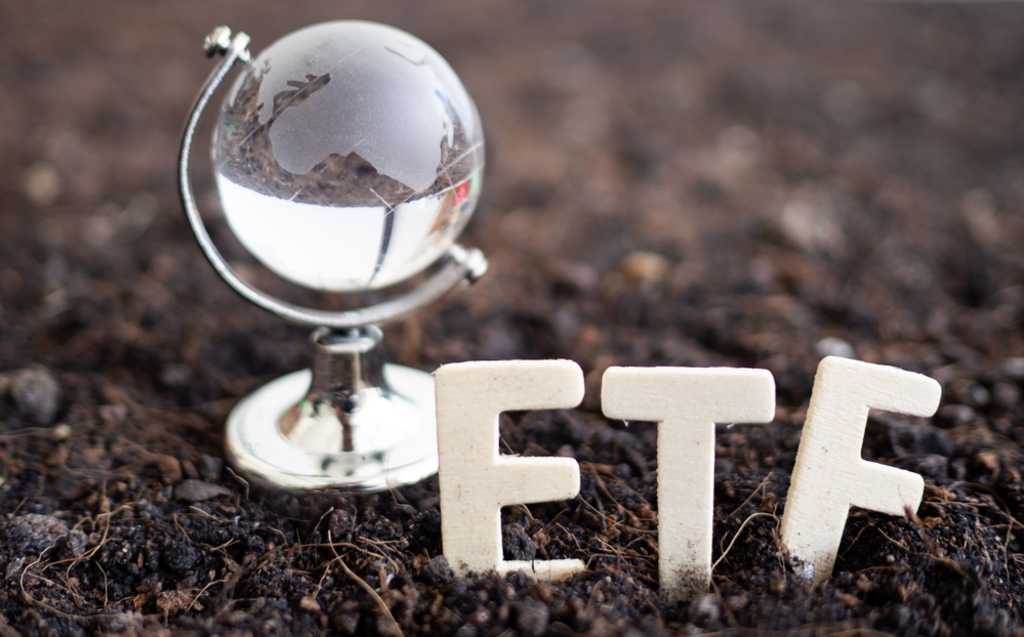 八大官股搶買4檔本月除權息ETF。（示意圖/達志影像/shutterstock）