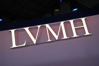 大陸精品買氣降溫，法國精品巨擘LVMH第三季營收成長大幅放緩。圖／美聯社