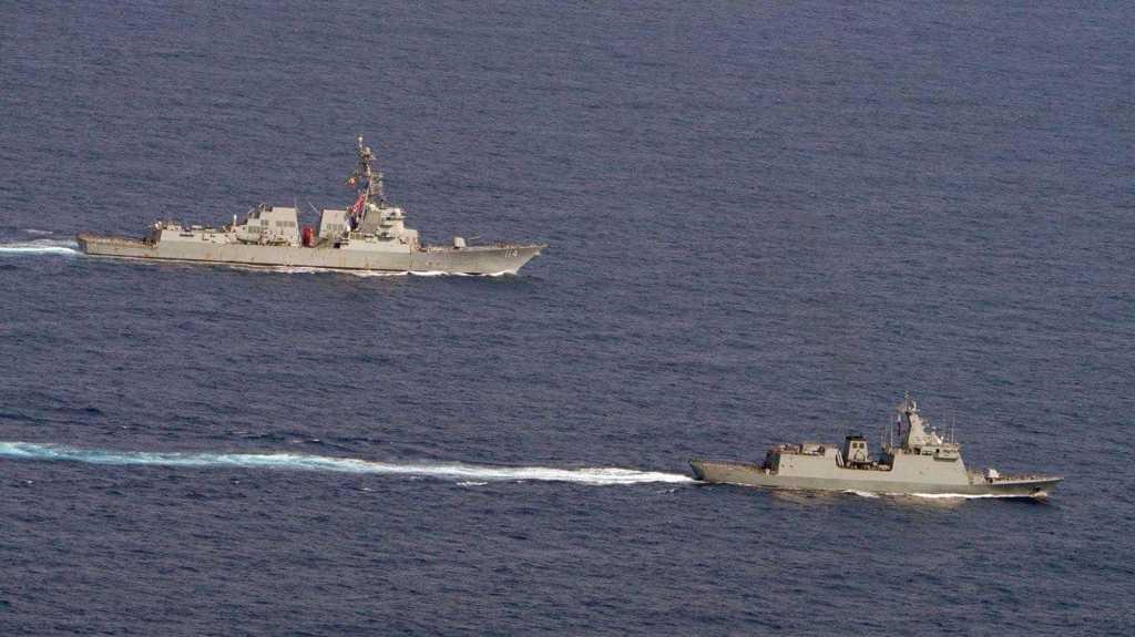美國海軍與菲律賓海軍在南海聯合巡邏。(圖/US NAVY)