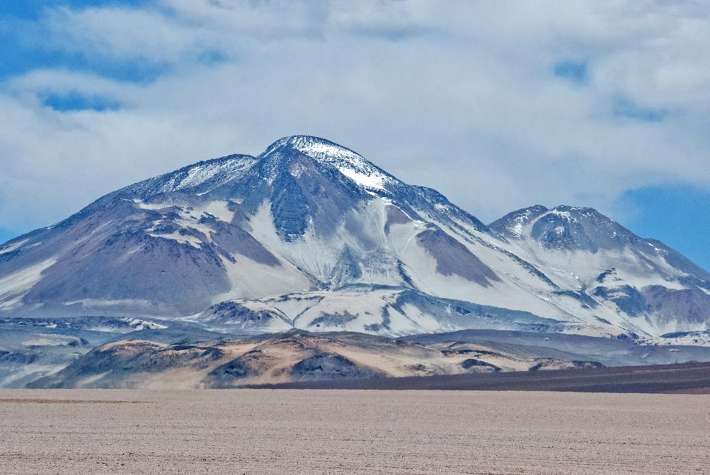 秘魯環境部今天表示，國內的安地斯山脈（Andes）峰頂覆冰因為氣候變遷緣故，已經失去一半以上面積。（示意圖／shutterstock）
