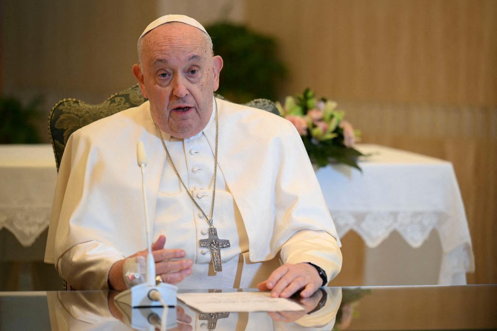教宗方濟各（Pope Francis）因最近出現類似流感的症狀，已取消今前往杜拜參加聯合國氣候大會（COP28）的行程。（圖／路透社）