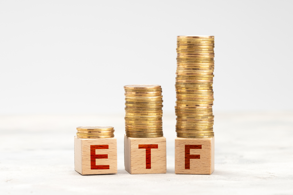 台股ETF人氣王國泰永續高息（00878）成分股調整，投資人最關注的就是去年0股利的開發金是否遭剔除以及今年開發金是否有能力配息。(shutterstock)