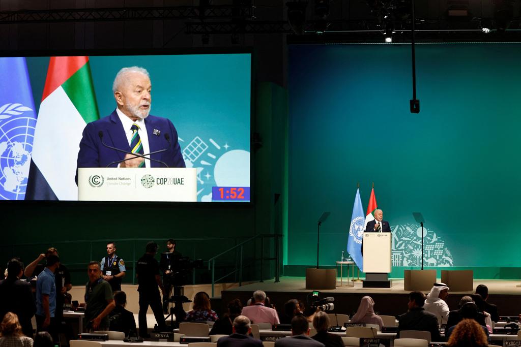 巴西總統魯拉今於COP28聯合國氣候峰會呼籲全球採取行動，減少對化石燃料的依賴。（圖／路透社）
