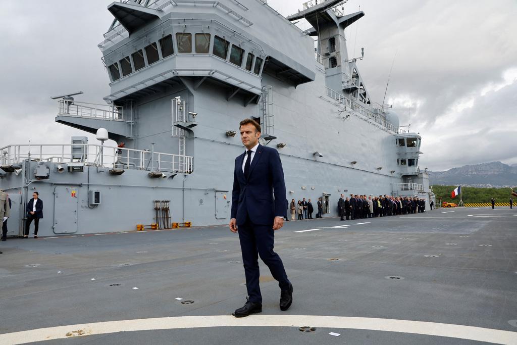 法國總統馬克宏（Emmanuel Macron）辦公室今天表示，法國正準備派兩棲直升機航空母艦「迪克斯木德號」（Dixmude），為加薩提供醫療協助。（圖／路透社）
