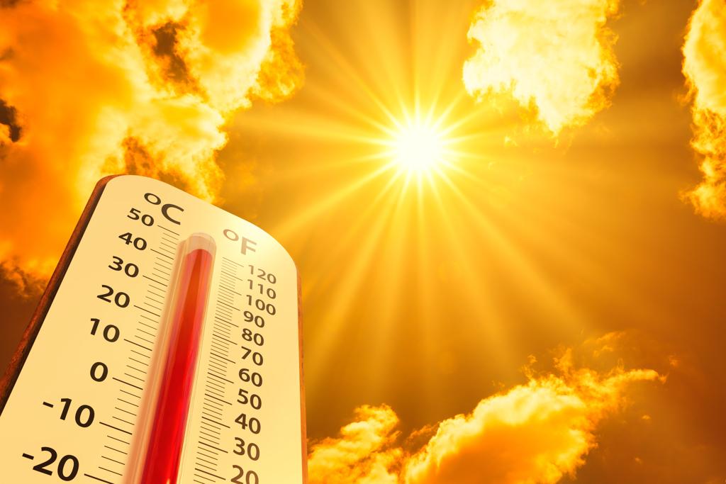 歐洲聯盟氣候監測機構今表示，在11月成為連續第6個打破高溫紀錄的月份後，2023肯定成為有紀錄以來最熱1年。（圖／Shutterstock）