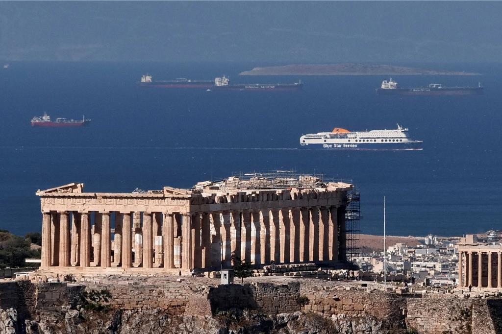 為「勸退」短租公寓的外國遊客，一些希臘人不惜以政府機構的名義張貼虛假的「臭蟲危機告示」。（路透社）