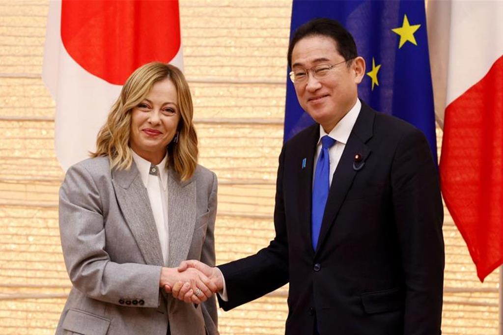 日本首相岸田文雄5日在官邸與義大利總理梅洛尼舉行會談。（圖／路透）