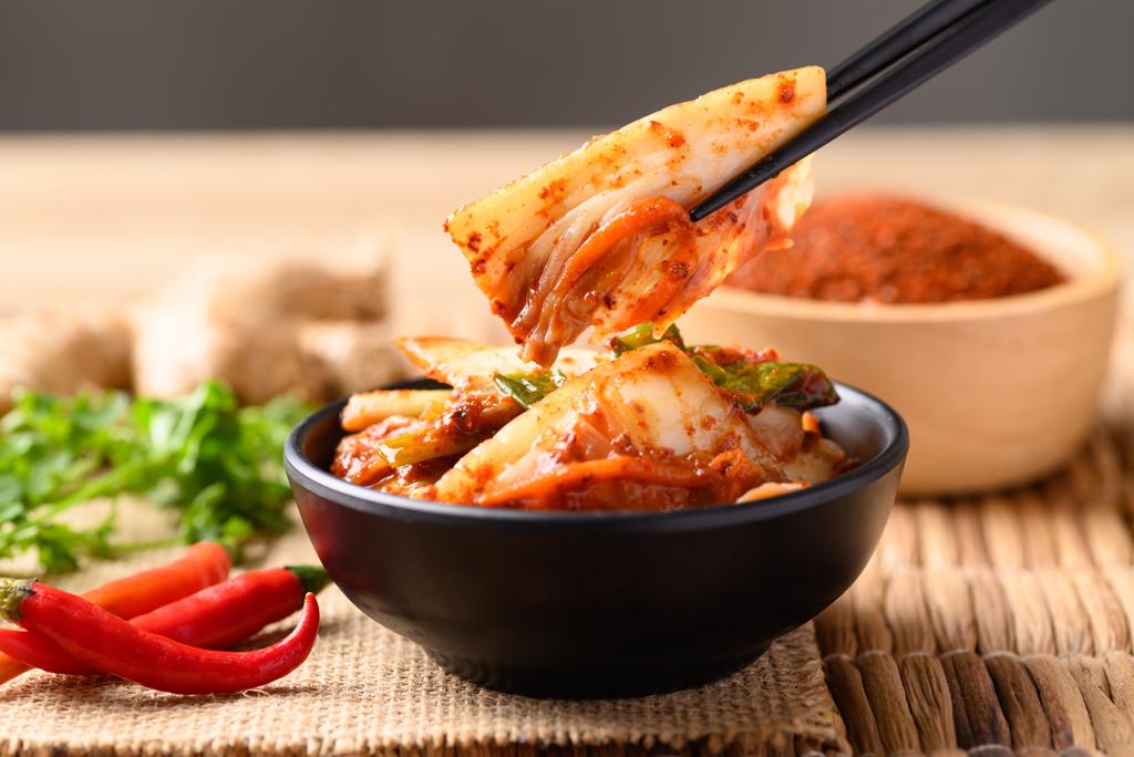 韓式泡菜富含纖維質與好菌，有助讓壞膽固醇排出體外。（示意圖：shutterstock／達志）