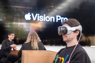 Apple Vision Pro今年是否能為和碩業績帶來新動能？投資人拭目以待。（示意圖/達志影像/shutterstock）
