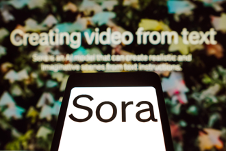 OpenAI推出「文生影片」的「Sora」AI技術，讓影音剪輯軟體霸主Adobe股價嚇跌逾7%。（示意圖/達志影像/shutterstock）