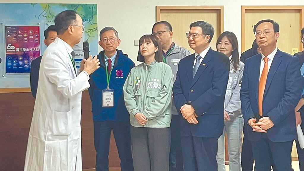 卓榮泰視察UCC強調春節medical部署16億支援