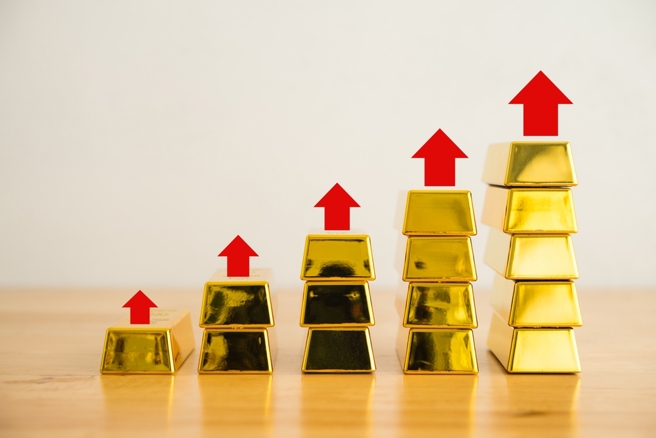 黃金績效不輸0050，現還能買？