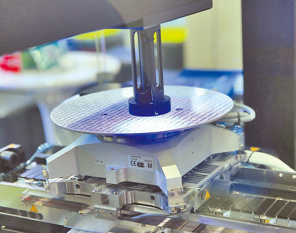 MCU產業歷經2年的去庫存與殺價壓力，產業浮現轉機，新唐傳出4月一口氣漲價20%代工費用。(圖/中時報系資料照)